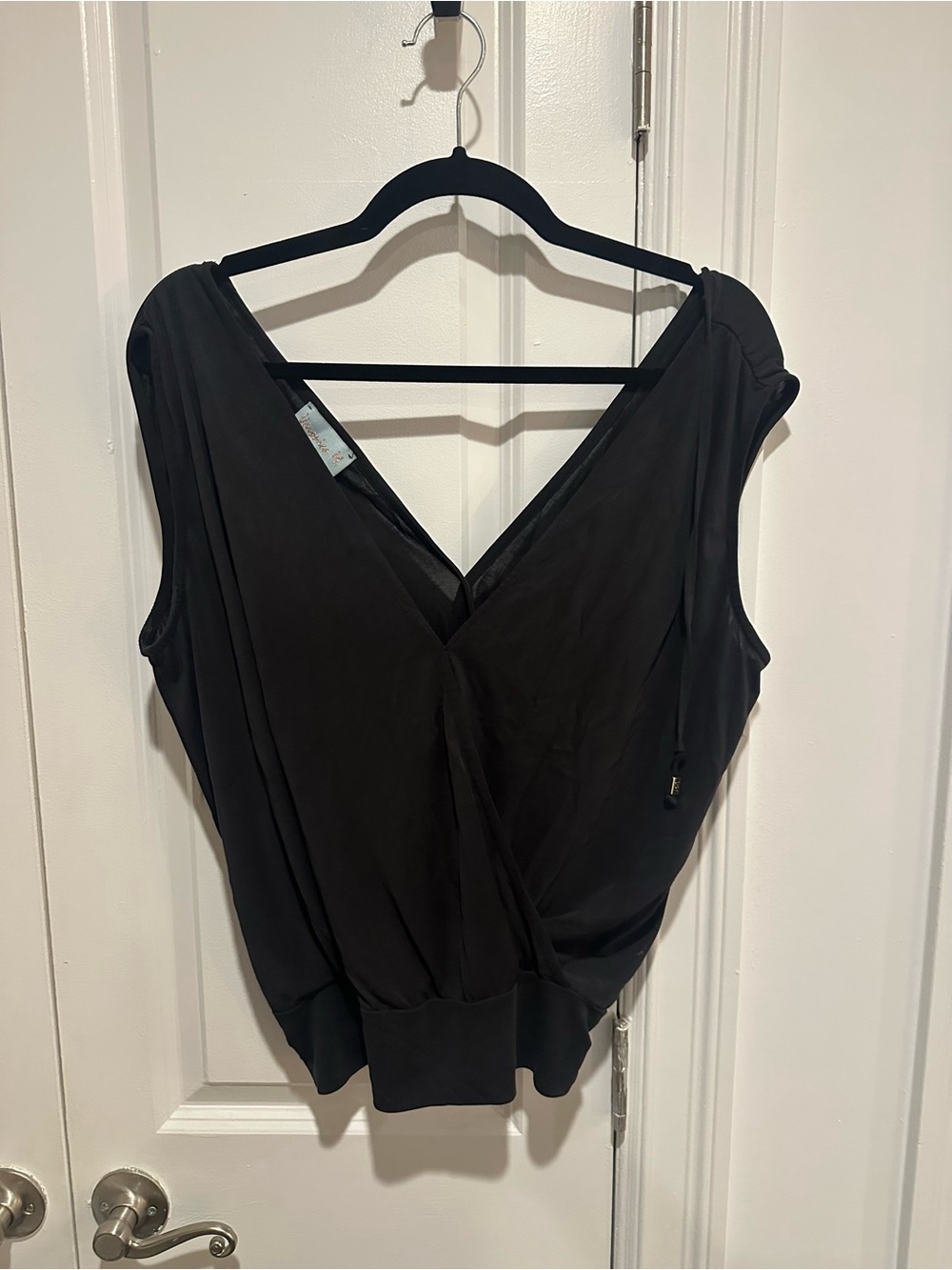 Veronica M Women’s Large Black Draped Surplice Sleeveless Top